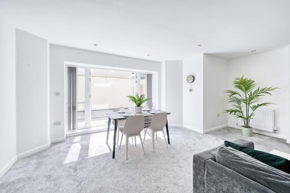 Modern 2 Bedroom Apartment In Preston Preston  Kültér fotó